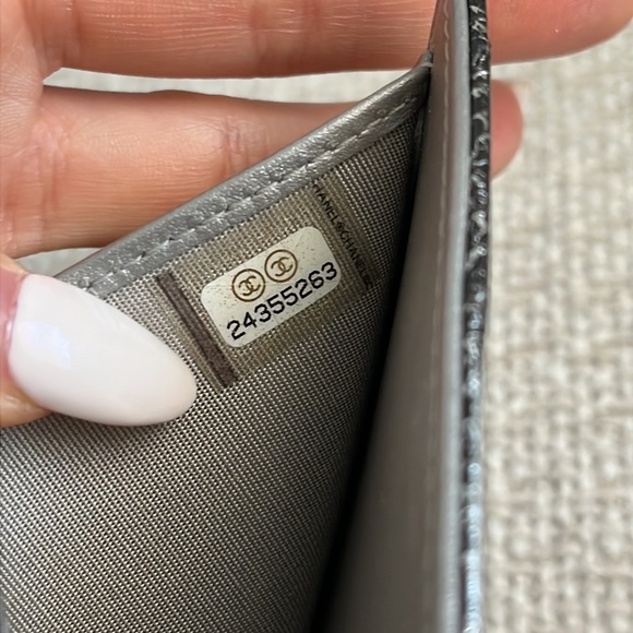 Used 100% Authentic Chanel Le Boy Wallet - Picture 10 of 14